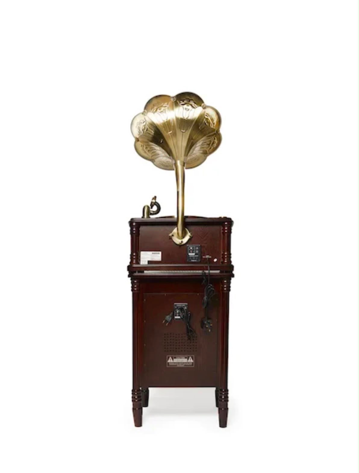 MJI J2013 Retro-Style Gramaphone Turntable Audio System
Display Piece